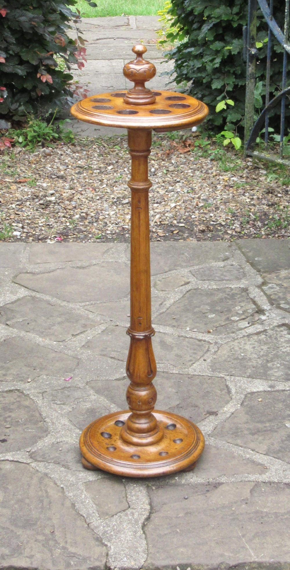 ANTIQUE BLONDE OAK BILLIARD CUE STAND