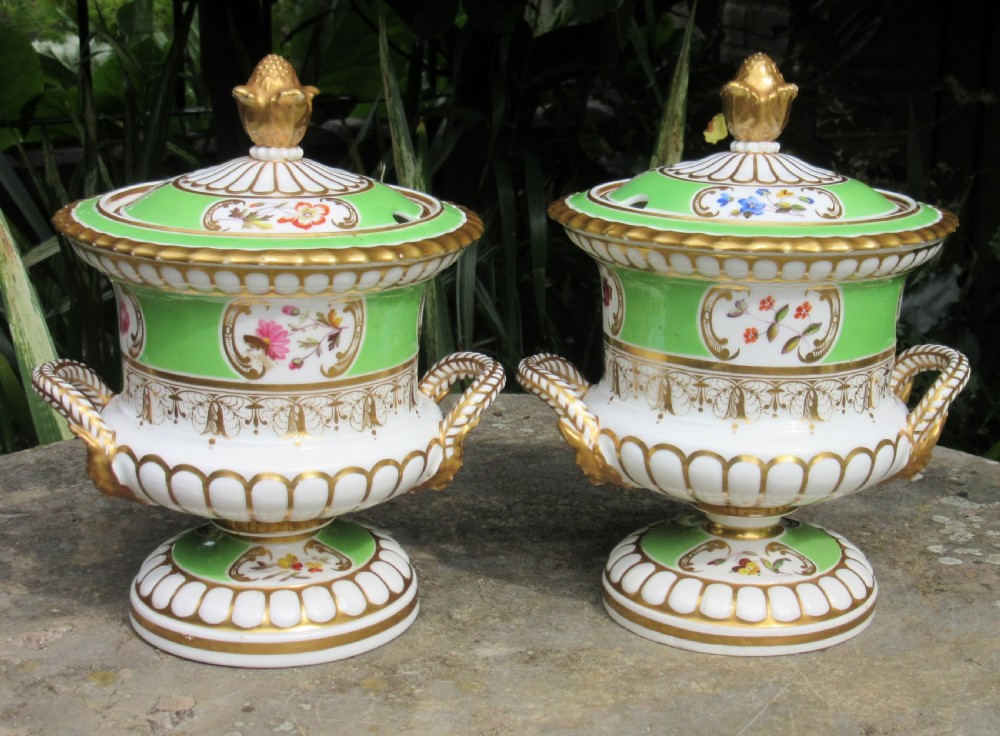 FINE PAIR CHAMBERLAINS WORCESTER PORCELAIN SAUCE TUREENS & COVERS View V