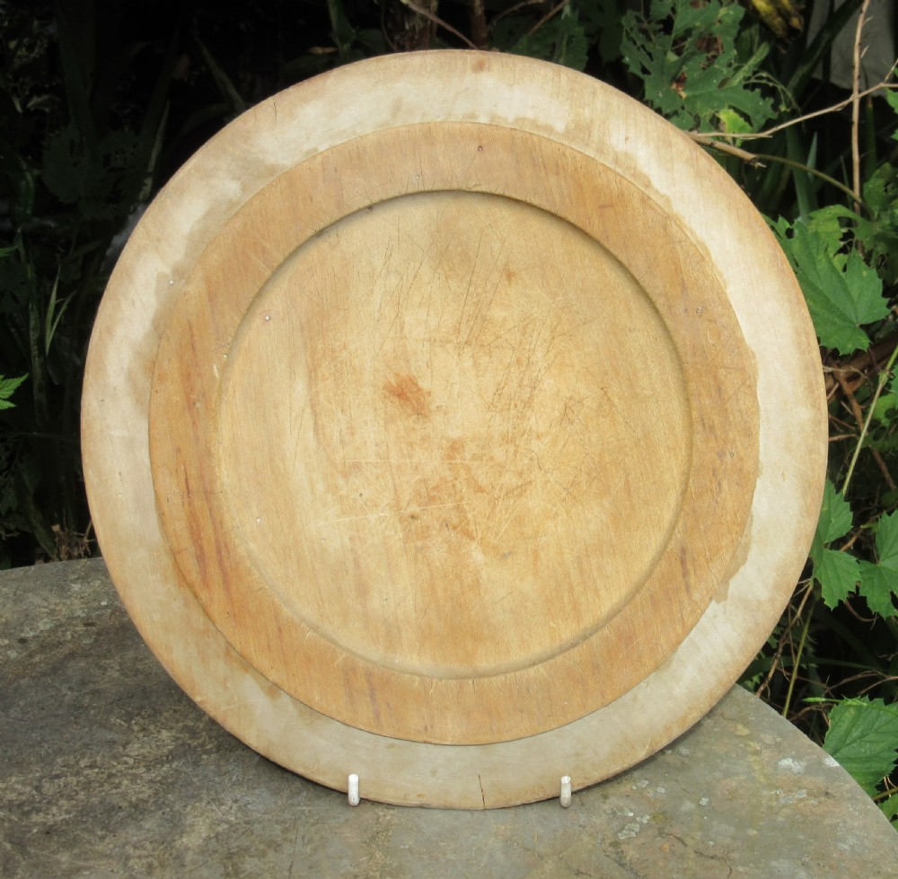 VICTORIAN SYCAMORE OAK & ACORN BREAD BOARD View III