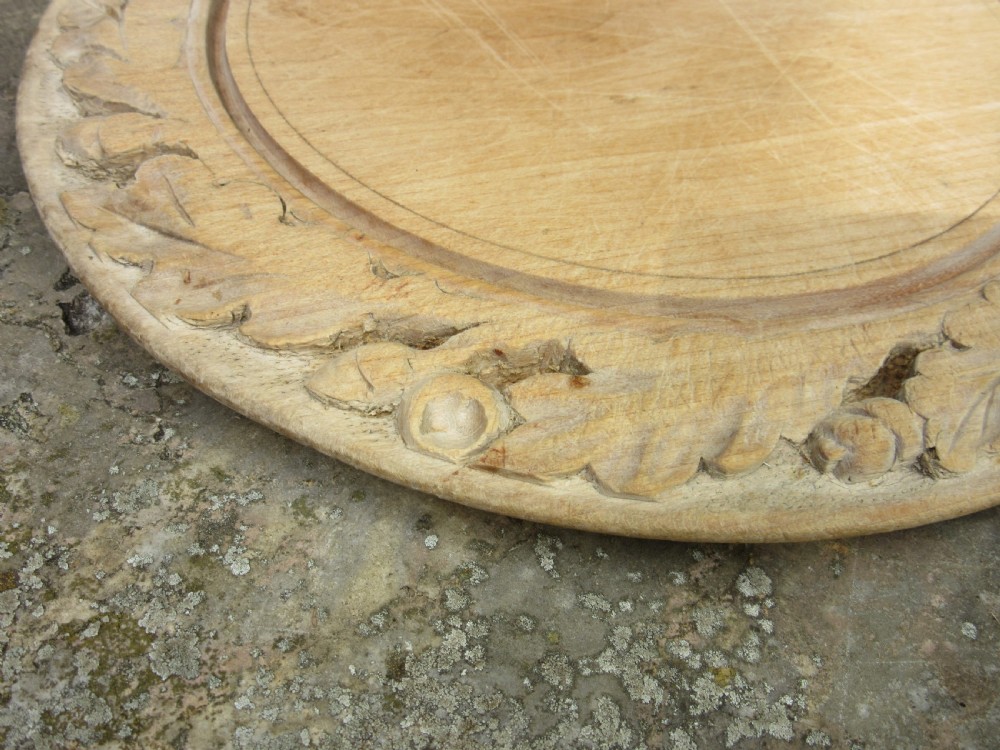 VICTORIAN SYCAMORE OAK & ACORN BREAD BOARD View V
