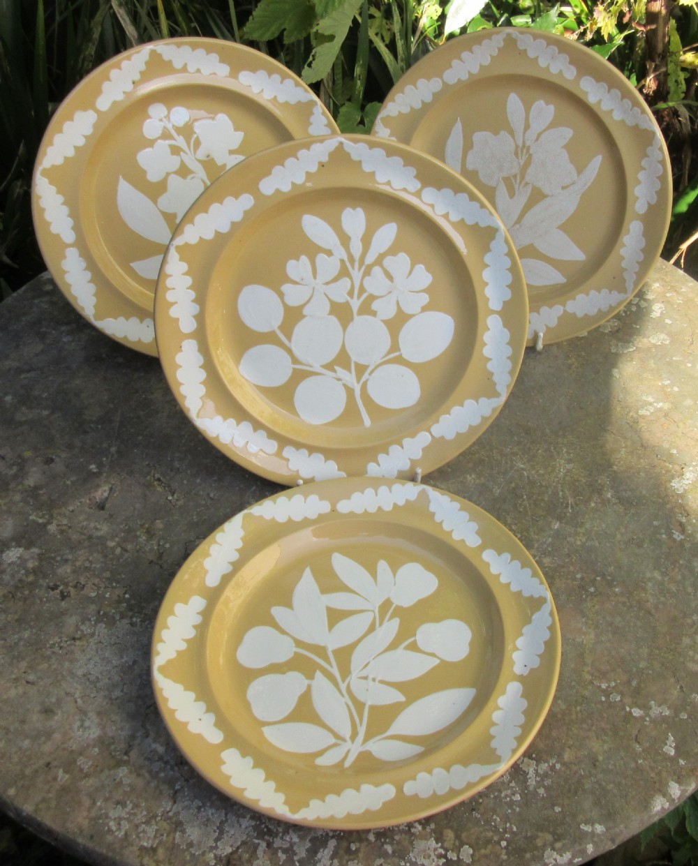 SET 4 GEORGIAN LAKIN DRAB PORCELAIN PLATES c1815 View II
