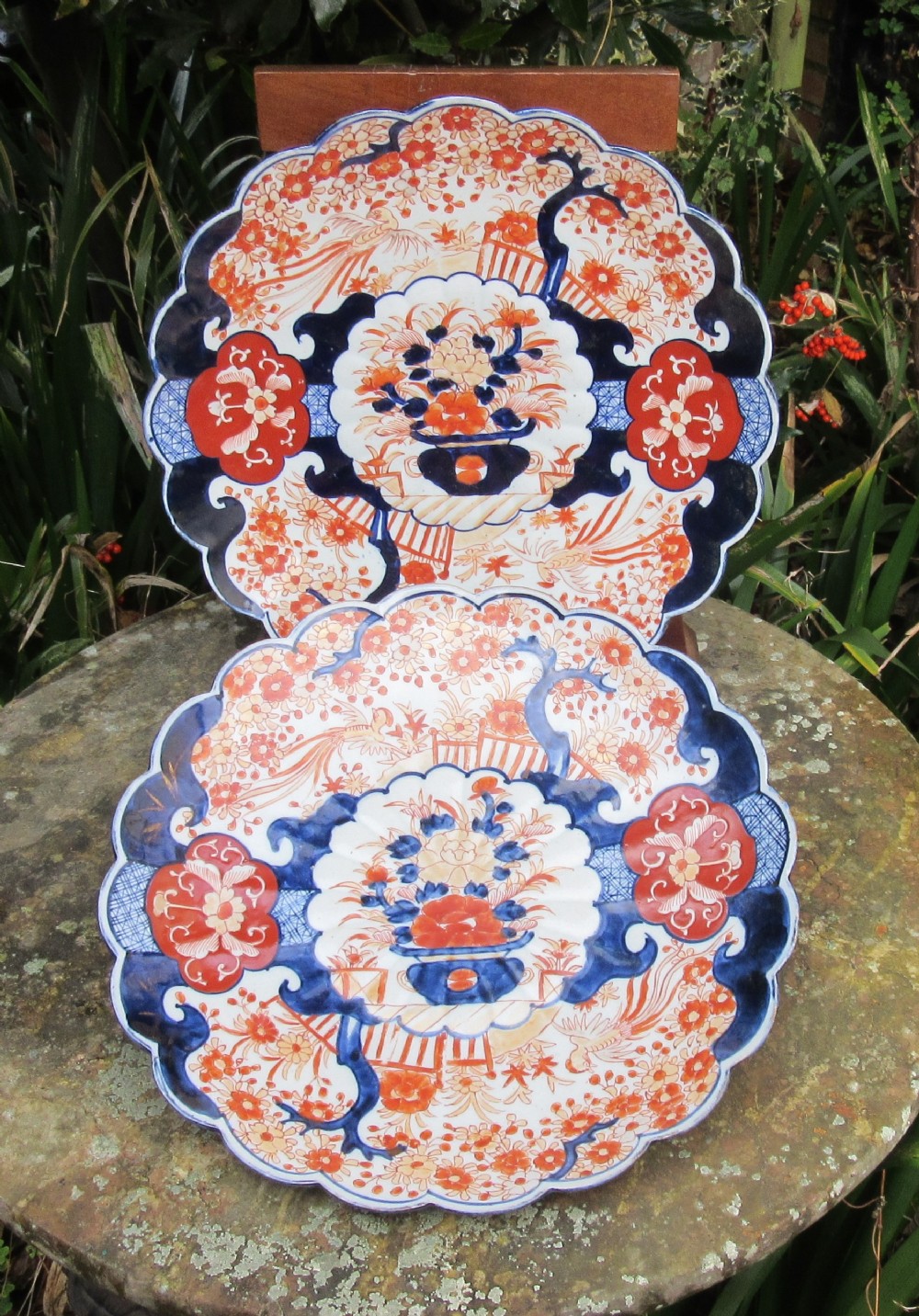 PAIR VICTORIAN IMARI CHARGERS c1880