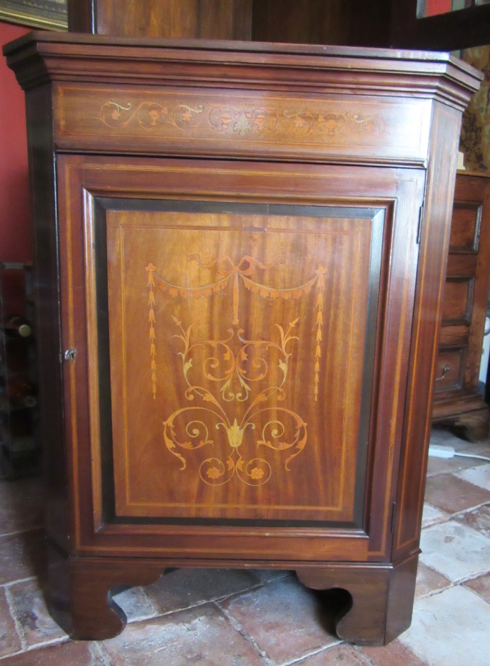 ESWARDIAN INLAID MAHOGANY CORNER CUPBOARD c1910 View III