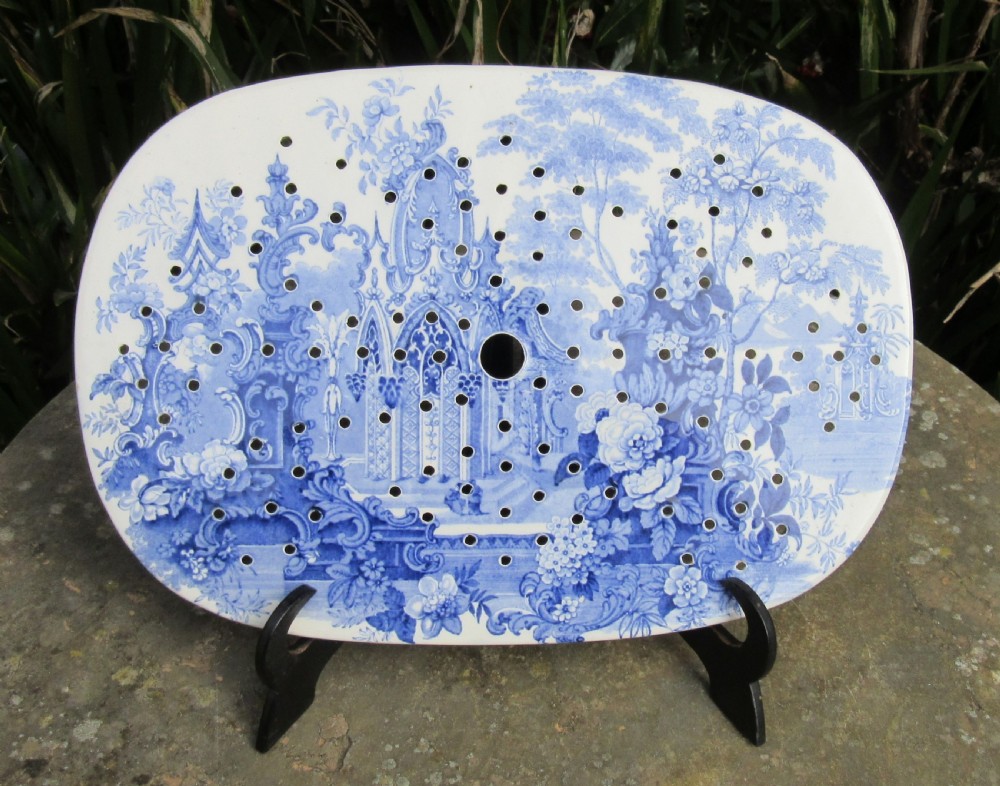 ENGLISH BLUE & WHITE 'GOTHIC' DRAINER c1850