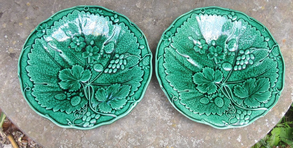 SIX MAJOLICA GREEN LEAF PLATES c1880 View II