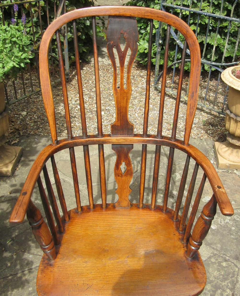 ANTIQUE ENGLISH COUNTRY WINDSOR CHAIR View III