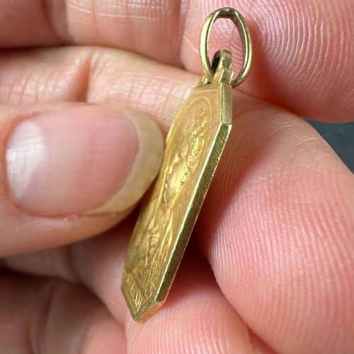 FRENCH SAINT JOHN THE BAPTIST JEAN 18K YELLOW GOLD CHARM PENDANT - ADDITIONAL PHOTO 7