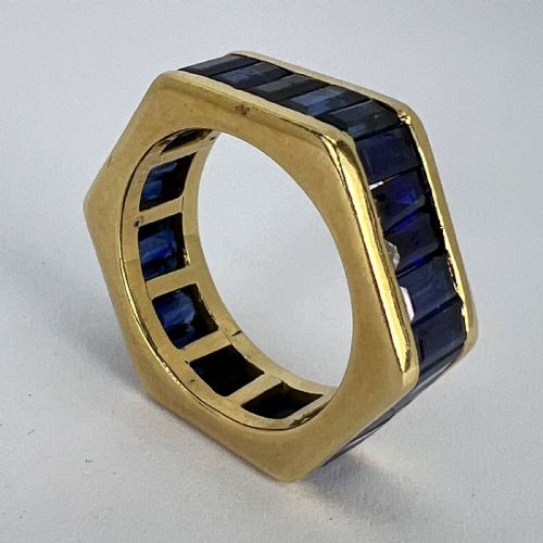 HEXAGONAL 6 CARAT BLUE SAPPHIRE 18K YELLOW GOLD ETERNITY RING - ADDITIONAL PHOTO 14