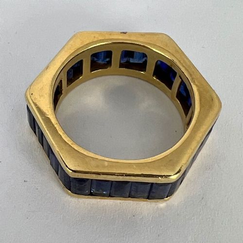 HEXAGONAL 6 CARAT BLUE SAPPHIRE 18K YELLOW GOLD ETERNITY RING - ADDITIONAL PHOTO 16