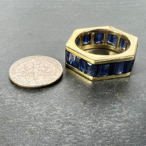 HEXAGONAL 6 CARAT BLUE SAPPHIRE 18K YELLOW GOLD ETERNITY RING - ADDITIONAL PHOTO 17