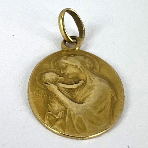 FRENCH DROPSY MADONNA AND CHILD 18K YELLOW GOLD CHARM PENDANT - ADDITIONAL PHOTO 10
