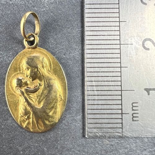 FRENCH DROPSY MADONNA AND CHILD 18K YELLOW GOLD CHARM PENDANT - ADDITIONAL PHOTO 12