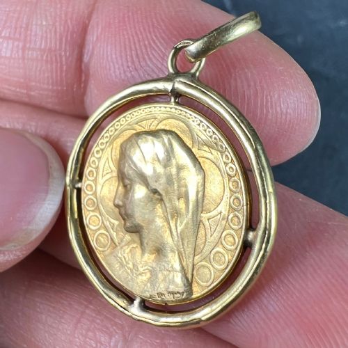 FRENCH DROPSY VIRGIN MARY VIRGO GLORIOSA 18K YELLOW GOLD MEDAL PENDANT - ADDITIONAL PHOTO 4