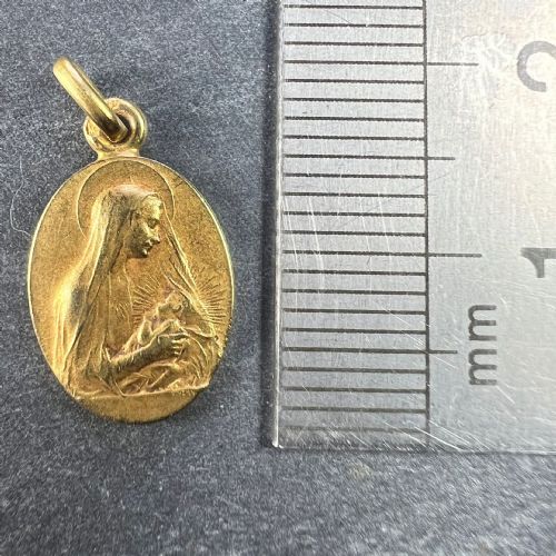 FRENCH VERN MADONNA AND CHILD 18K YELLOW GOLD CHARM PENDANT - ADDITIONAL PHOTO 8