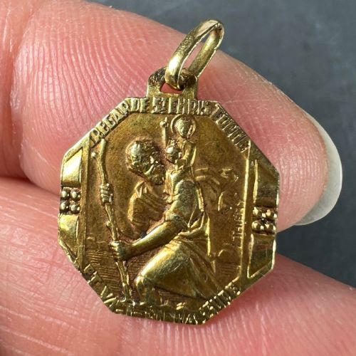 FRENCH THIERY SAINT CHRISTOPHER TRIUMPH OF SPEED 18K YELLOW GOLD CHARM PENDANT - ADDITIONAL PHOTO 4