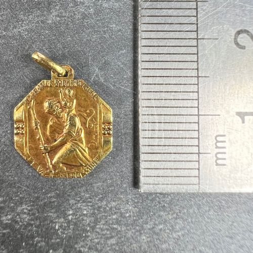 FRENCH THIERY SAINT CHRISTOPHER TRIUMPH OF SPEED 18K YELLOW GOLD CHARM PENDANT - ADDITIONAL PHOTO 8