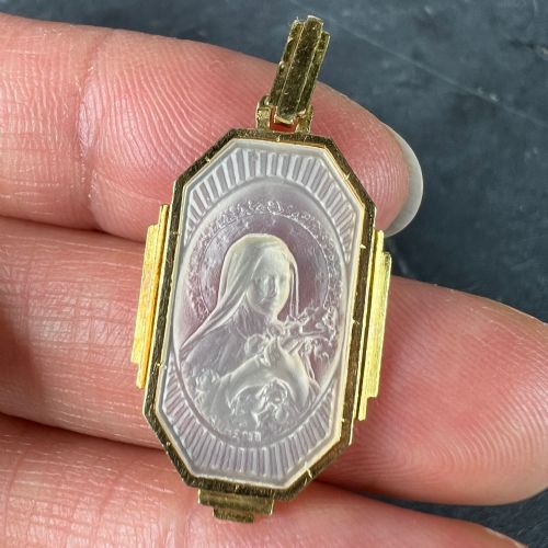 FRENCH ST THERESE MOTHER OF PEARL 18K YELLOW GOLD CHARM PENDANT - ADDITIONAL PHOTO 4