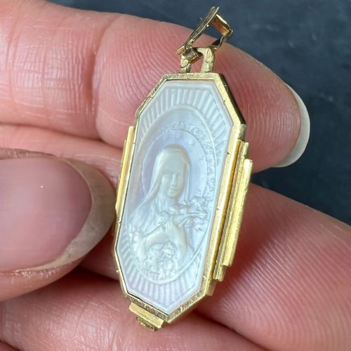FRENCH ST THERESE MOTHER OF PEARL 18K YELLOW GOLD CHARM PENDANT - ADDITIONAL PHOTO 6
