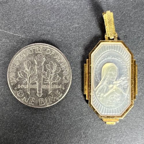 FRENCH ST THERESE MOTHER OF PEARL 18K YELLOW GOLD CHARM PENDANT - ADDITIONAL PHOTO 9