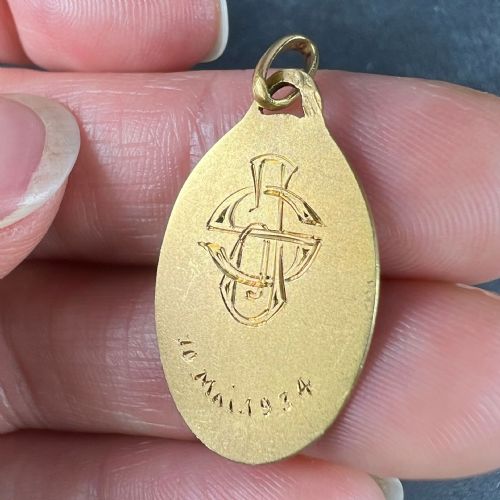 FRENCH AUGIS MAZZONI VIRGIN MARY 18K YELLOW GOLD PENDANT - ADDITIONAL PHOTO 7