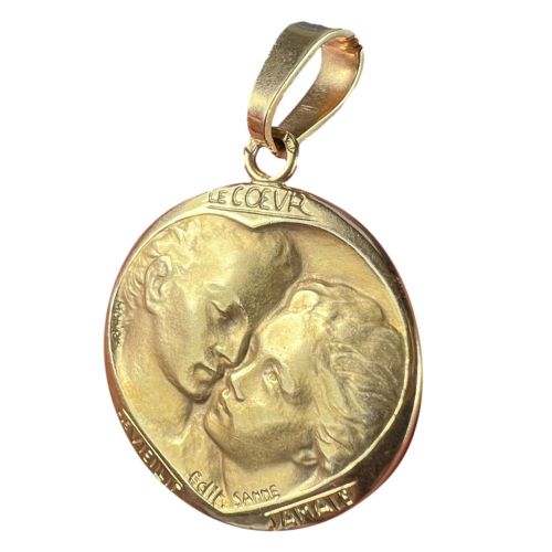FRENCH MONIER LOVE HEART 'LE COEUR NE VIEILLIT JAMAIS' 18K YELLOW GOLD MEDAL PENDANT