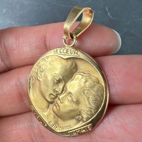 FRENCH MONIER LOVE HEART 'LE COEUR NE VIEILLIT JAMAIS' 18K YELLOW GOLD MEDAL PENDANT - ADDITIONAL PHOTO 5