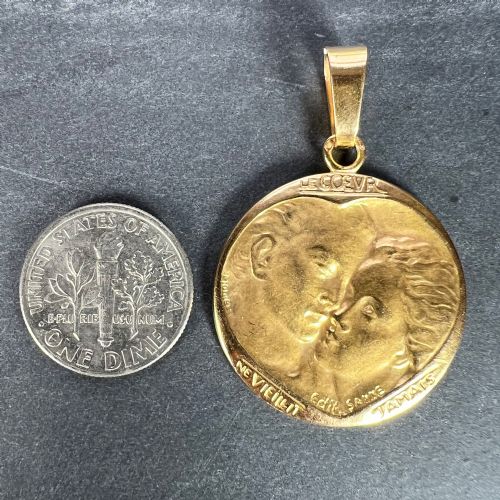 FRENCH MONIER LOVE HEART 'LE COEUR NE VIEILLIT JAMAIS' 18K YELLOW GOLD MEDAL PENDANT - ADDITIONAL PHOTO 9