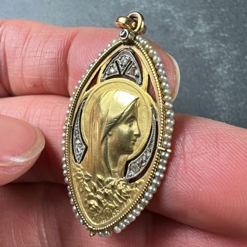 ANTIQUE VIRGIN MARY 18K YELLOW GOLD PEARL DIAMOND MEDAL PENDANT - ADDITIONAL PHOTO 5