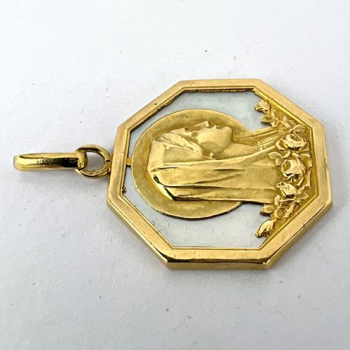 VIRGIN MARY MOTHER OF PEARL 18K YELLOW GOLD CHARM PENDANT - ADDITIONAL PHOTO 14