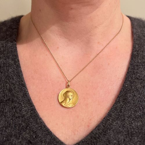 FRENCH 18K YELLOW GOLD VIRGIN MARY VIRGO VIRGINUM MEDAL PENDANT - ADDITIONAL PHOTO 2