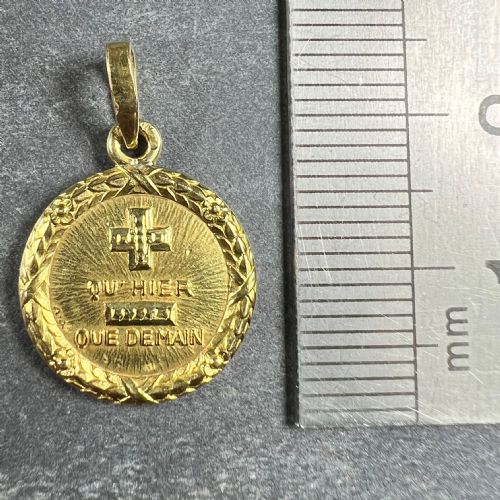 AUGIS FRENCH PLUS QUHIER MORE THAN YESTERDAY 18K YELLOW GOLD LOVE MEDAL PENDANT - ADDITIONAL PHOTO 8