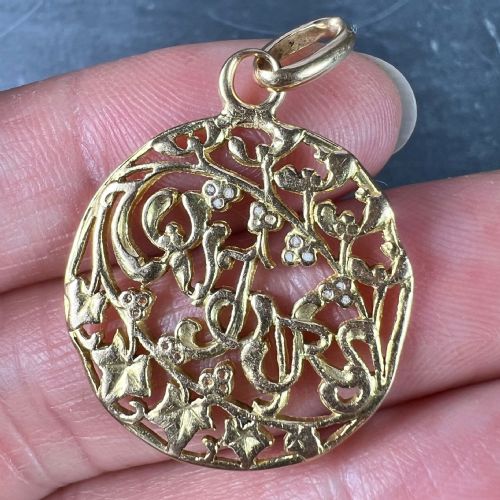 FRENCH TOUJOURS LOVE MISTLETOE IVY 18K YELLOW GOLD CHARM PENDANT - ADDITIONAL PHOTO 4