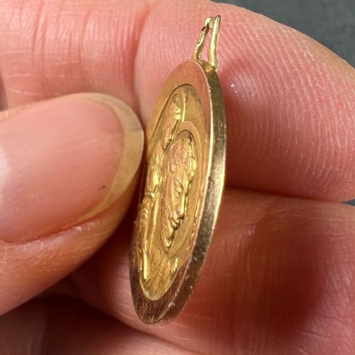 VINTAGE FRENCH ST CHRISTOPHER 18K YELLOW GOLD CHARM PENDANT - ADDITIONAL PHOTO 6