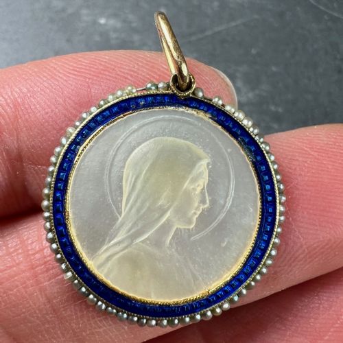 VIRGIN MARY MOTHER OF PEARL ENAMEL 18K YELLOW GOLD PEARL MEDAL PENDANT - ADDITIONAL PHOTO 4
