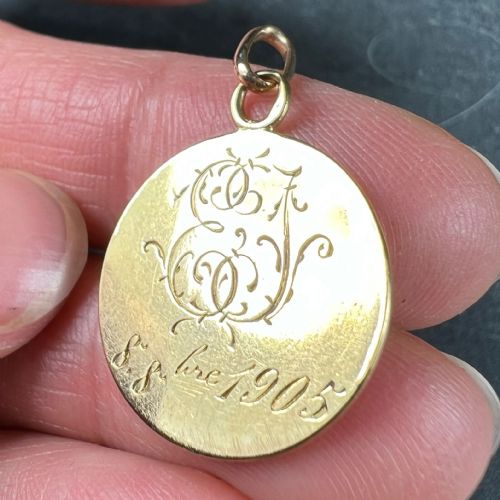 FRENCH MADONNA AND CHILD 18K YELLOW GOLD MEDAL PENDANT - ADDITIONAL PHOTO 7
