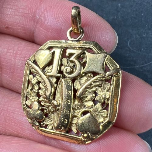 GOOD LUCK 13 HERMES WHEEL CARDS CLOVER 18K YELLOW GOLD LUCKY CHARM PENDANT - ADDITIONAL PHOTO 5