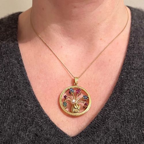 DOUBLE SIDED FLOWER VASE 18K YELLOW GOLD CARVED SAPPHIRE RUBY EMERALD PENDANT - ADDITIONAL PHOTO 3