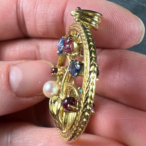 DOUBLE SIDED FLOWER VASE 18K YELLOW GOLD CARVED SAPPHIRE RUBY EMERALD PENDANT - ADDITIONAL PHOTO 7