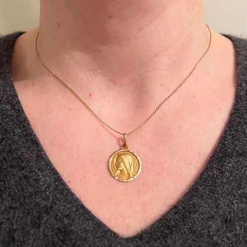 FRENCH PERRIAT VIRGIN MARY 18K YELLOW GOLD PENDANT CHARM - ADDITIONAL PHOTO 3