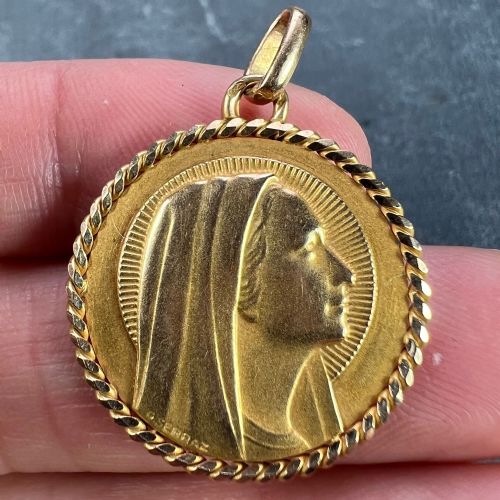 FRENCH SERRAZ VIRGIN MARY 18K YELLOW GOLD MEDAL PENDANT - ADDITIONAL PHOTO 4
