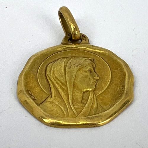 AUGIS GRUN FRENCH VIRGIN MARY 18K YELLOW GOLD CHARM PENDANT - ADDITIONAL PHOTO 18