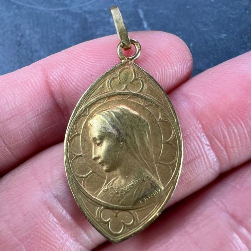 FRENCH DROPSY VIRGIN MARY 18K YELLOW GOLD CHARM PENDANT - ADDITIONAL PHOTO 5