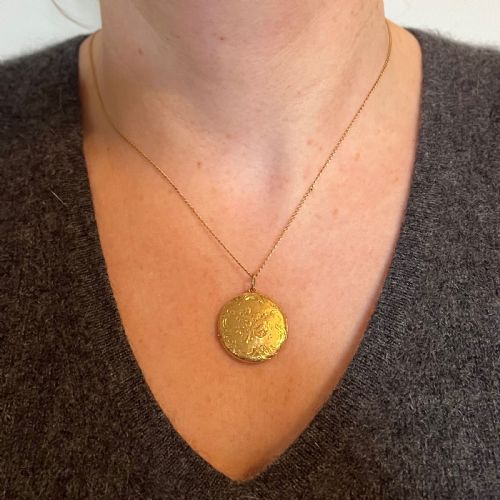 FRENCH FLOWERS 18 KARAT YELLOW GOLD PENDANT LOCKET - ADDITIONAL PHOTO 3