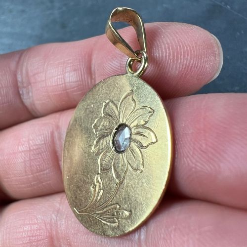 FRENCH DAISY MARGHERITE FLOWER 18 KARAT YELLOW GOLD DIAMOND CHARM PENDANT - ADDITIONAL PHOTO 7