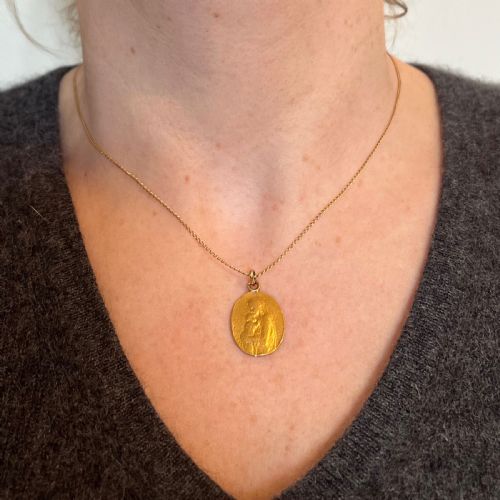 FRENCH OSCAR ROTY MADONNA AND CHILD 22K YELLOW GOLD CHARM PENDANT - ADDITIONAL PHOTO 3