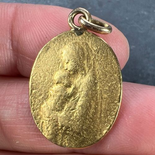 FRENCH OSCAR ROTY MADONNA AND CHILD 22K YELLOW GOLD CHARM PENDANT - ADDITIONAL PHOTO 4