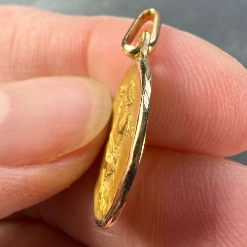 FRENCH AUGIS SAINT GEORGE AND THE DRAGON 18K YELLOW GOLD CHARM PENDANT - ADDITIONAL PHOTO 7