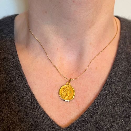 AUGIS GRUN FRENCH SAINT CHRISTOPHER 18K YELLOW GOLD CHARM PENDANT - ADDITIONAL PHOTO 2