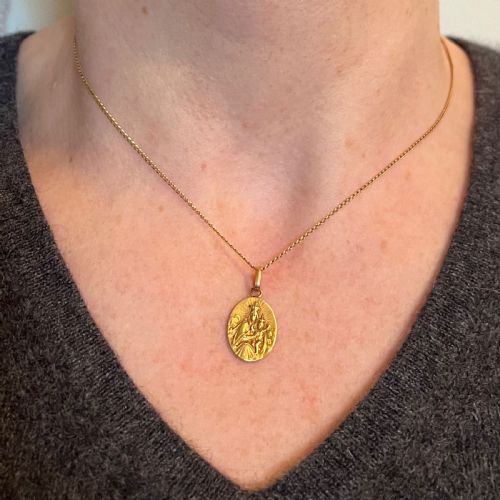 FRENCH MADONNA AND CHILD SACRED HEART 18K YELLOW GOLD MEDAL PENDANT - ADDITIONAL PHOTO 3