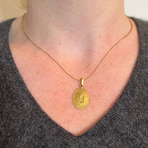 ARNAULT ART NOUVEAU FRENCH MADONNA AND CHILD 18K YELLOW GOLD MEDAL PENDANT - ADDITIONAL PHOTO 3